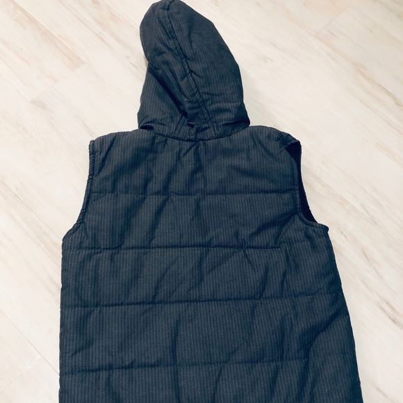 Kenneth Cole boys Small Vest - Picture 2 of 4